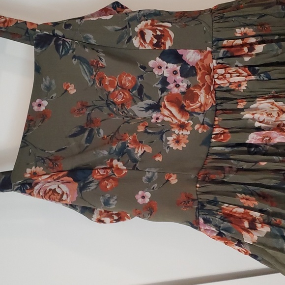 Dress - Picture 2 of 3